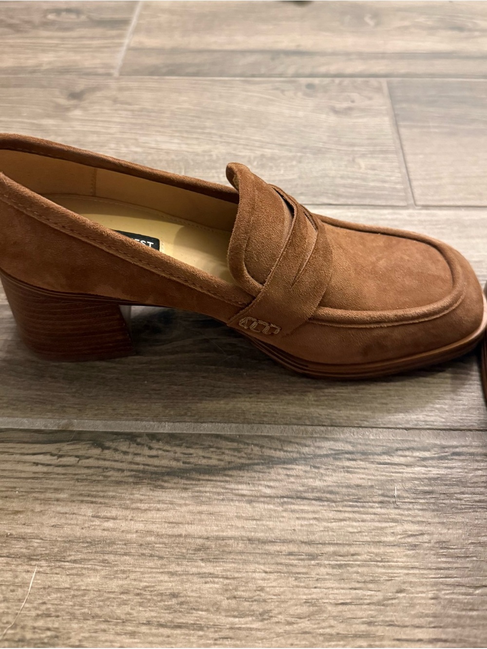 Pristine Nine West Chesnut/Lt Br Suede Penny Loafers, 7.5. 2 inch heel. COMFY! - Picture 3 of 5